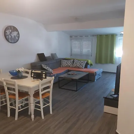 Glorija 7 Apartment *